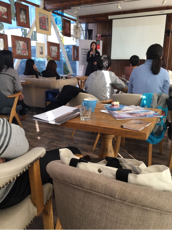 立思辰留学360青岛子公司蔡绘绘老师受邀参加斯威本科技大学Road show活动